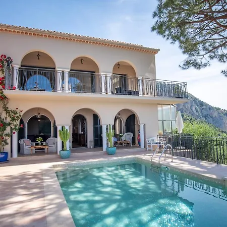 Apartament Philae *